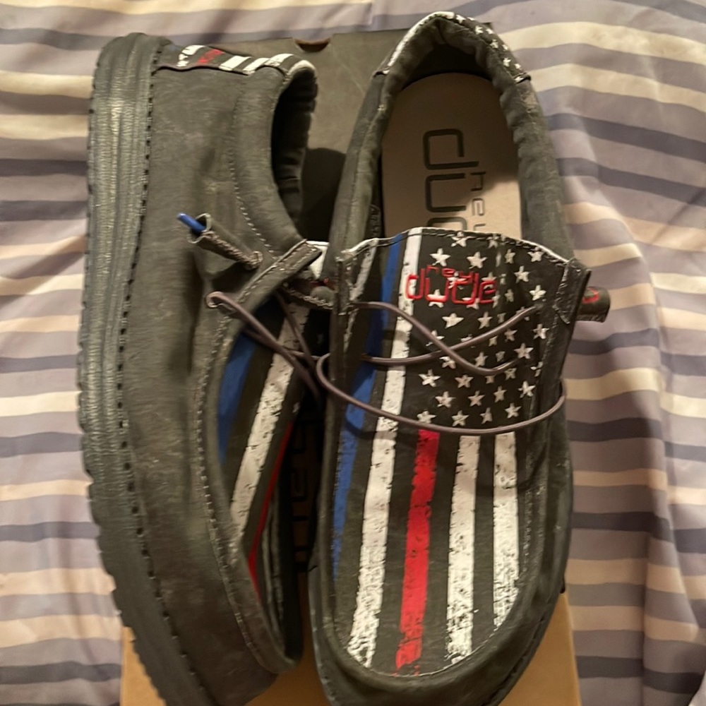 Men’s Hey Dudes Wally Midnight Flag Size 11.
